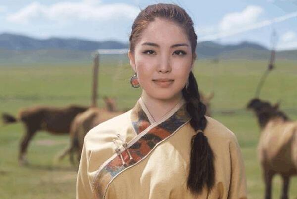 蒙古国女人床上厉害吗？生活所迫只为谋生-第1张图片-爱薇女性网