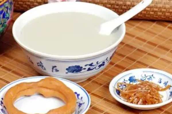 老北京小吃都有哪些：老北京炸酱面被誉为中国十大面条之一-第6张图片-爱薇女性网